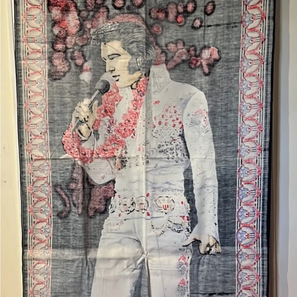 VINTAGE 1970’s VELVETEEN ELVIS PRESLEY WALL HANGING TAPESTRY 37” x 58”